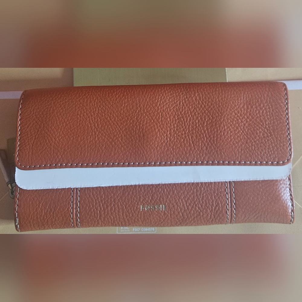 NWT Women's Fossil Jori RFID Flap Clutch Wallet Red Clay SWL3009619